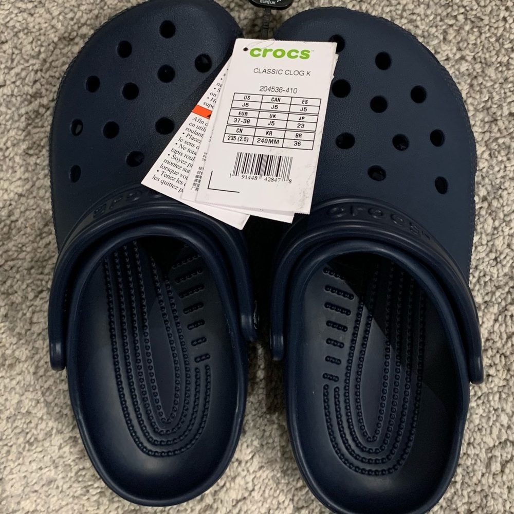 NAVY CROCS NEW WITH TAG